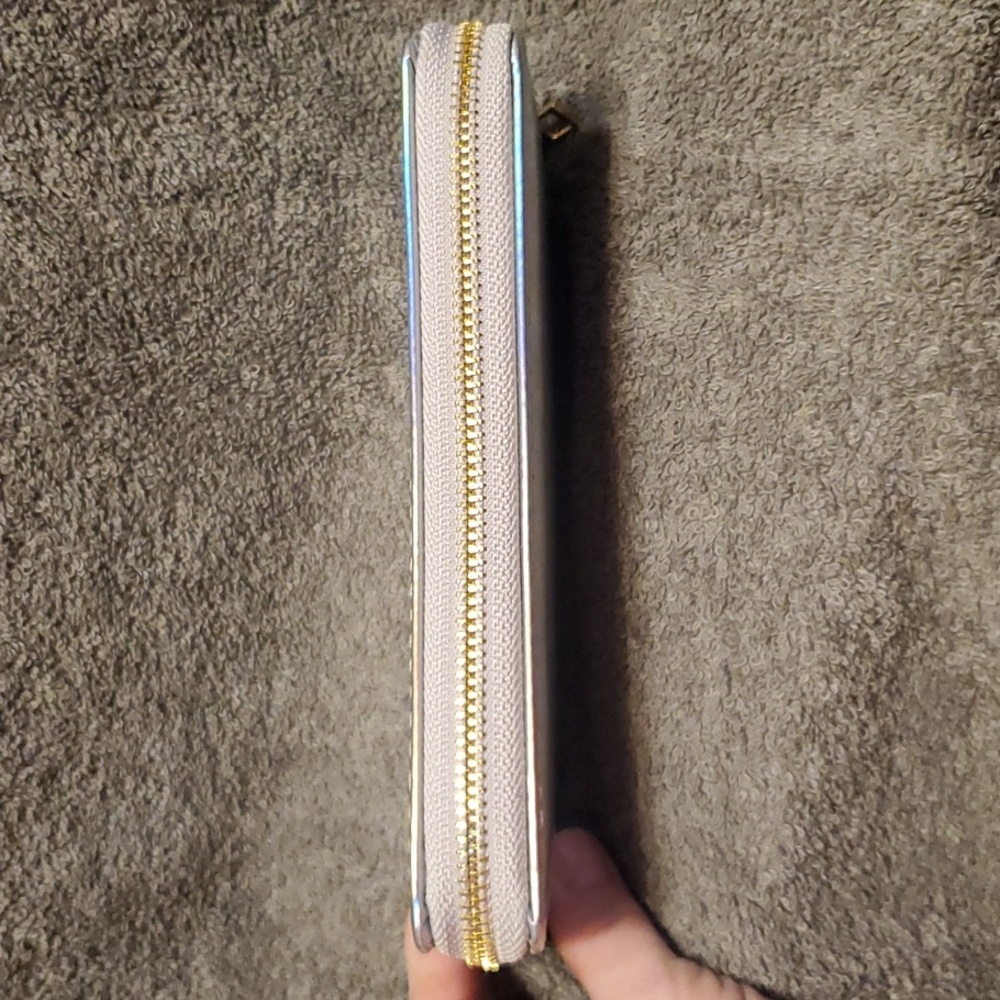 BNWT: Irendescent Wallet - Picture 8 of 9